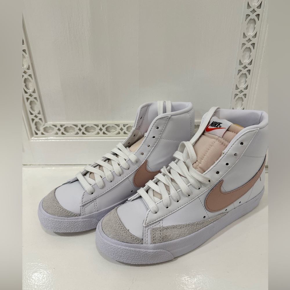 NWOB Nike Blazer ‘77 high top women’s 7 pink and white